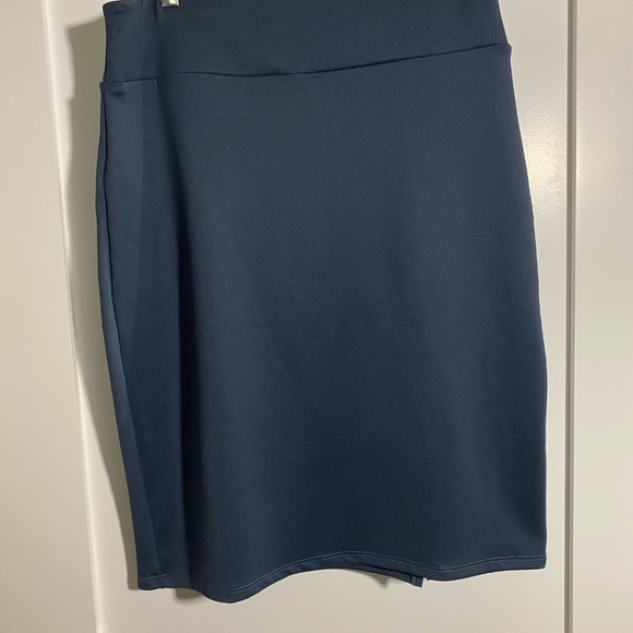 Encircled navy blue pencil skirt size large - Picture 2 of 5